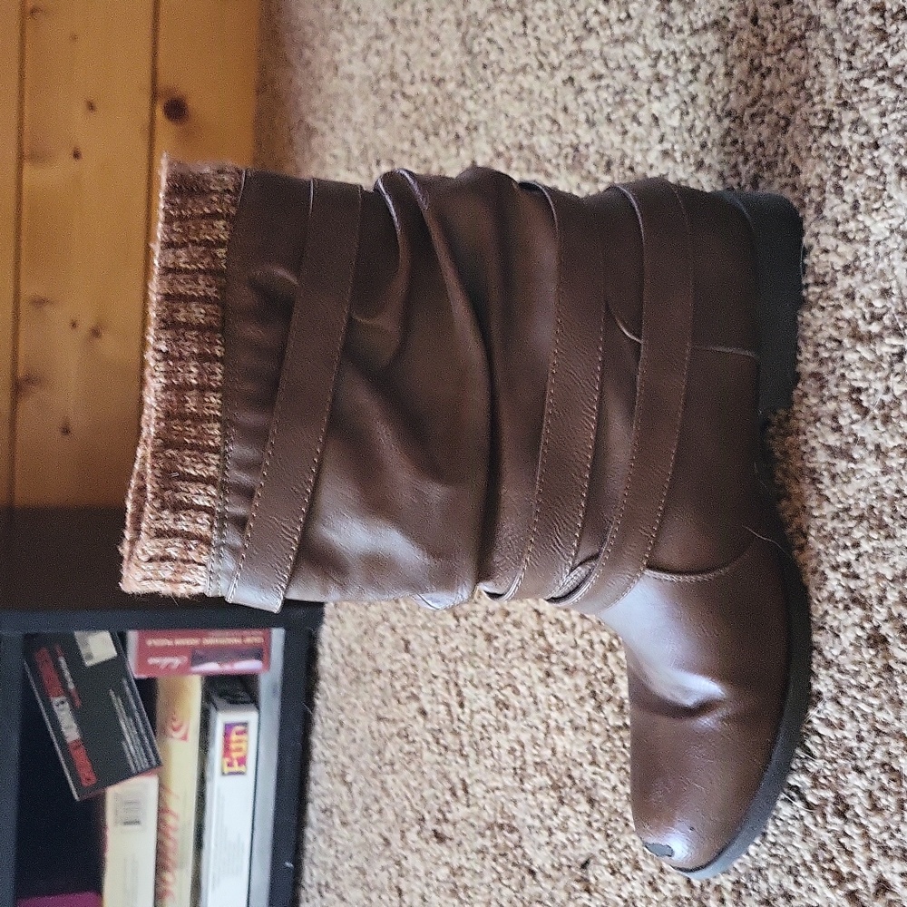Nafise sweater cuff boots